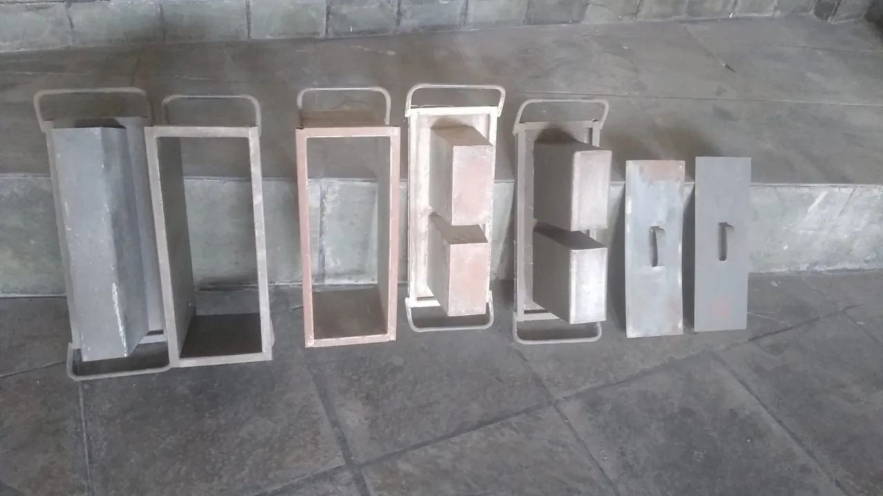 Selling cement block mold kit BRL 500,64363609312898122