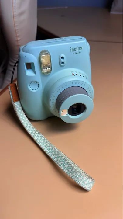 Câmera Instax Mini 9 - Azul - Nova