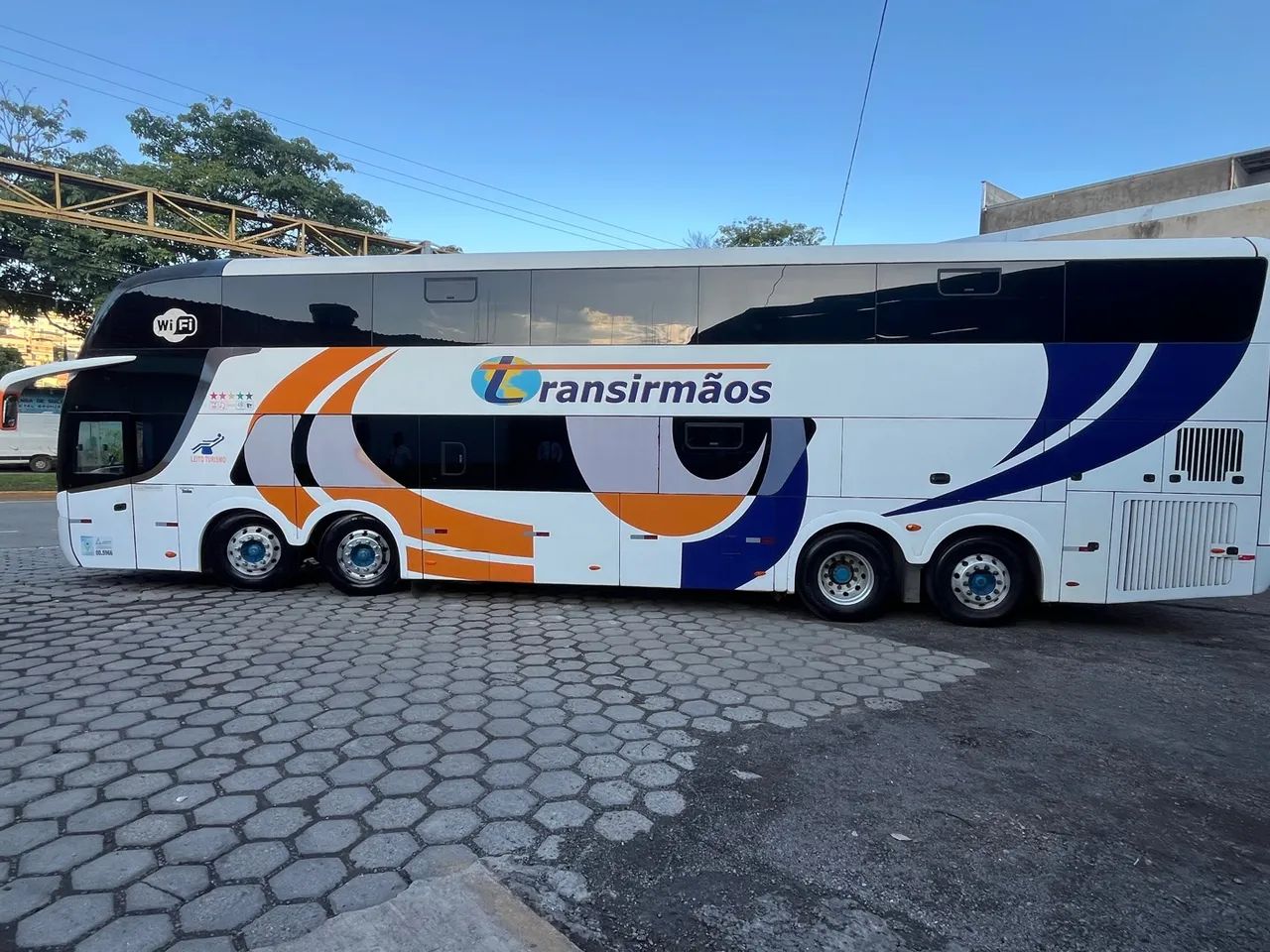 Ônibus DD 56 lugares 