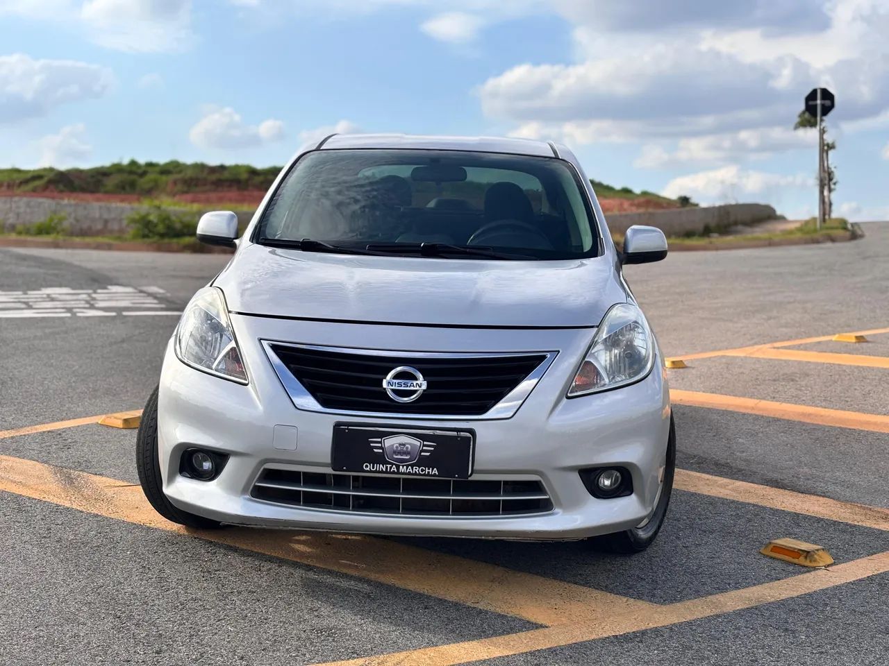 Nissan Versa 1.6 16V SL (Flex) - Foto 2