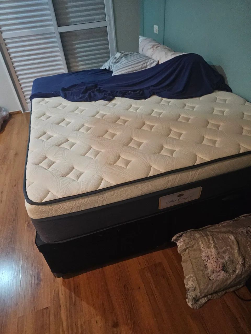 Cama quemm