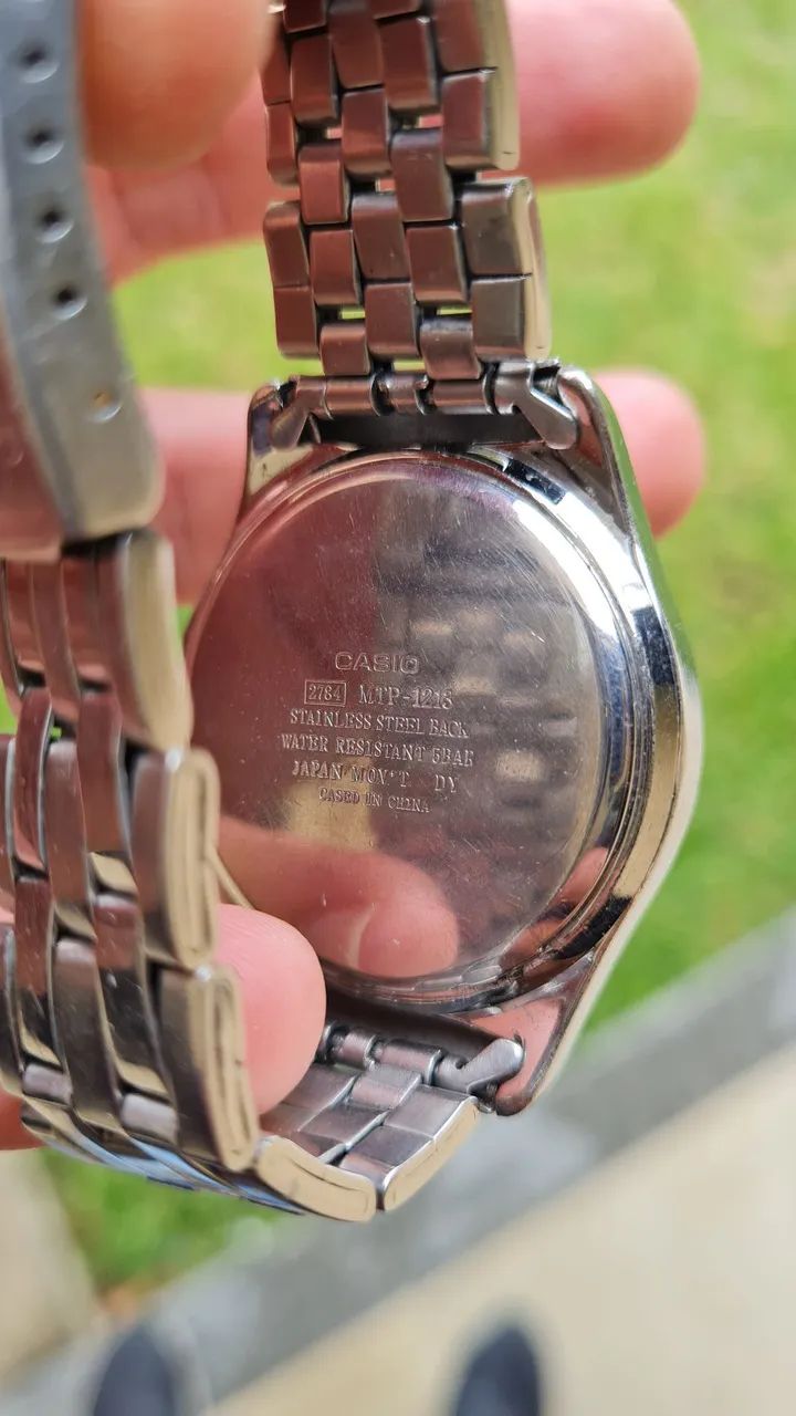 Vintage Casio Watch with Calendar64167814489730121