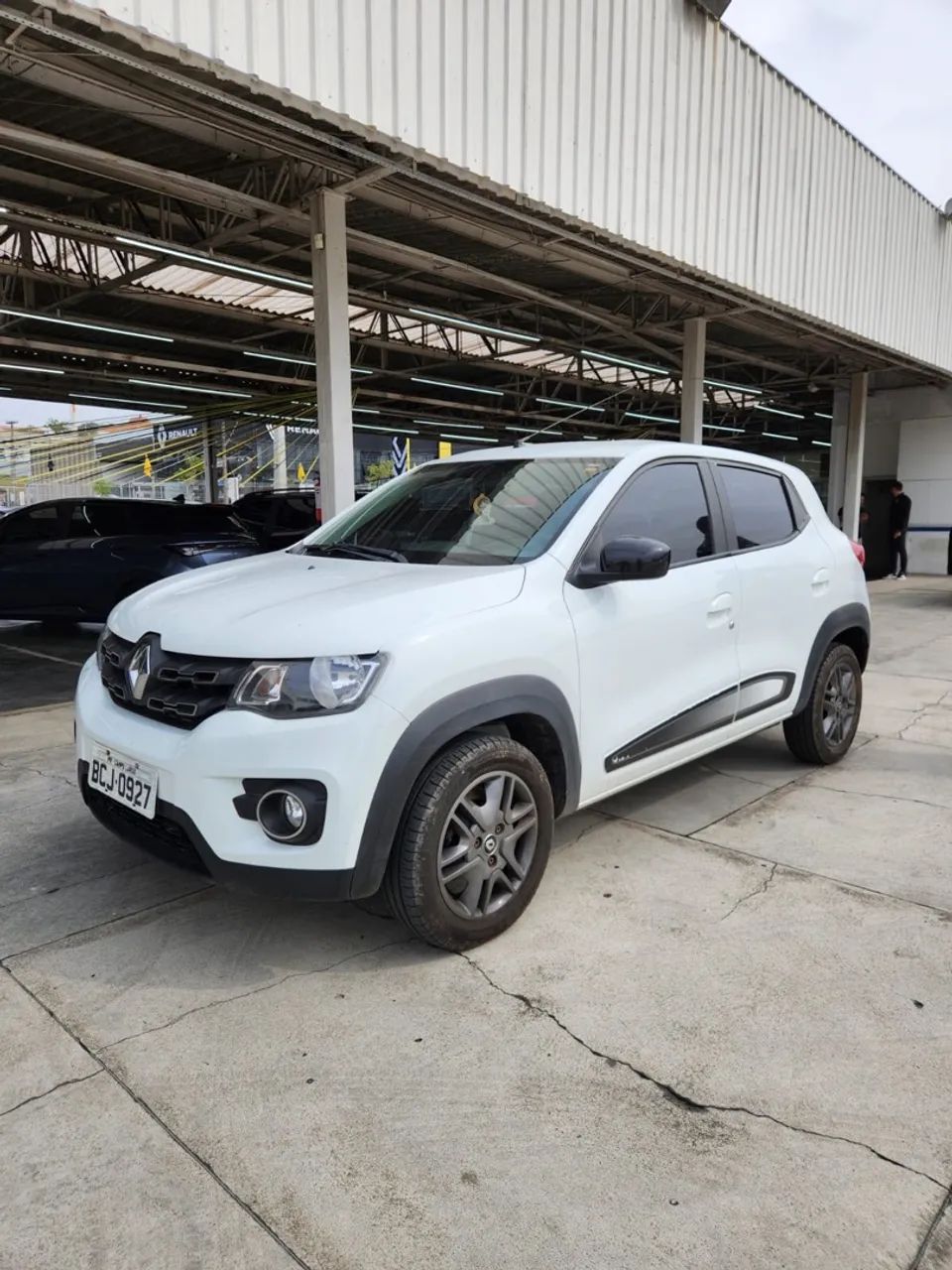 KWID INTENSE 1.0 2019 BAIXO KM
