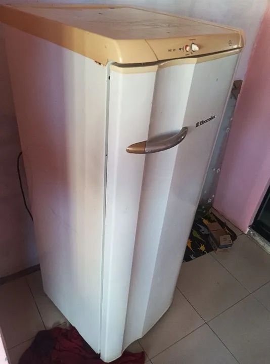 Geladeira Electrolux - Usada - Foto 3