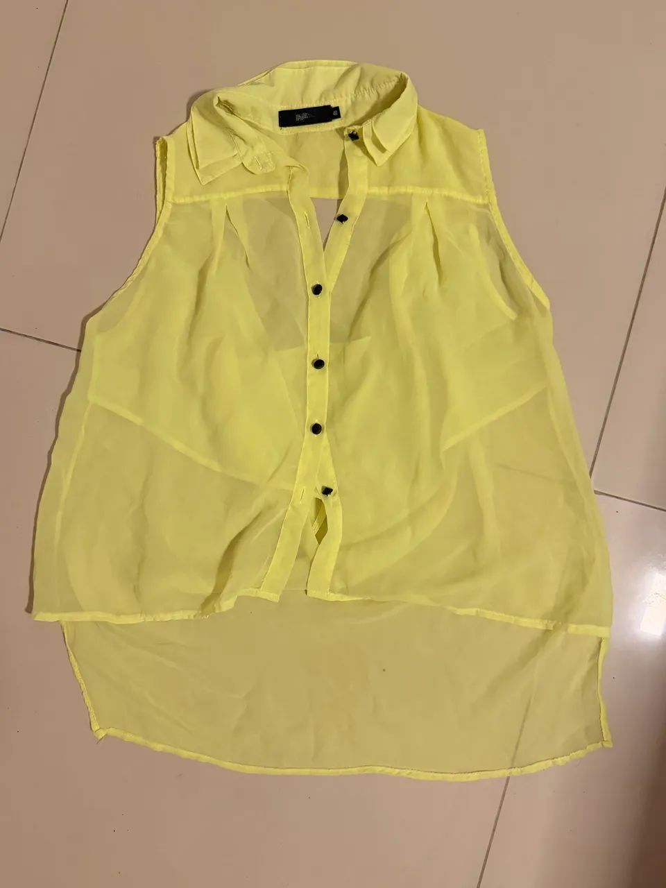 Lote com 5 blusas  - Foto 5