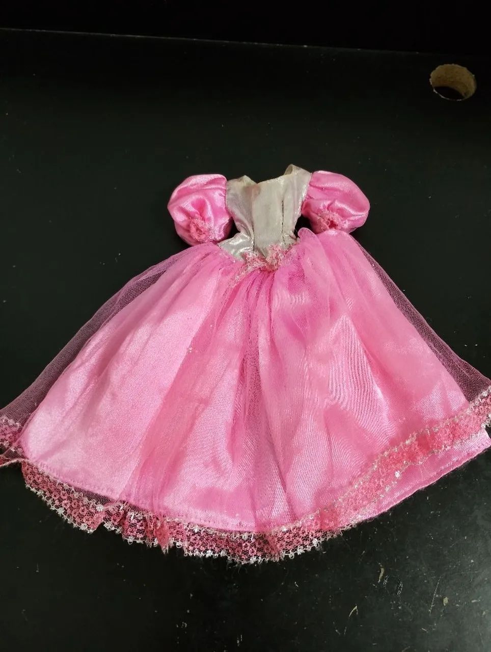 Lote roupas diversas bonecas  - Foto 2