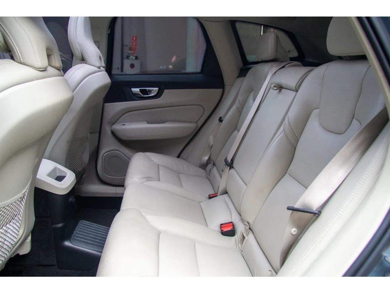 Volvo XC 60 R-DESIGN 3.0 304cv AWD 5p, foto 14 de 15