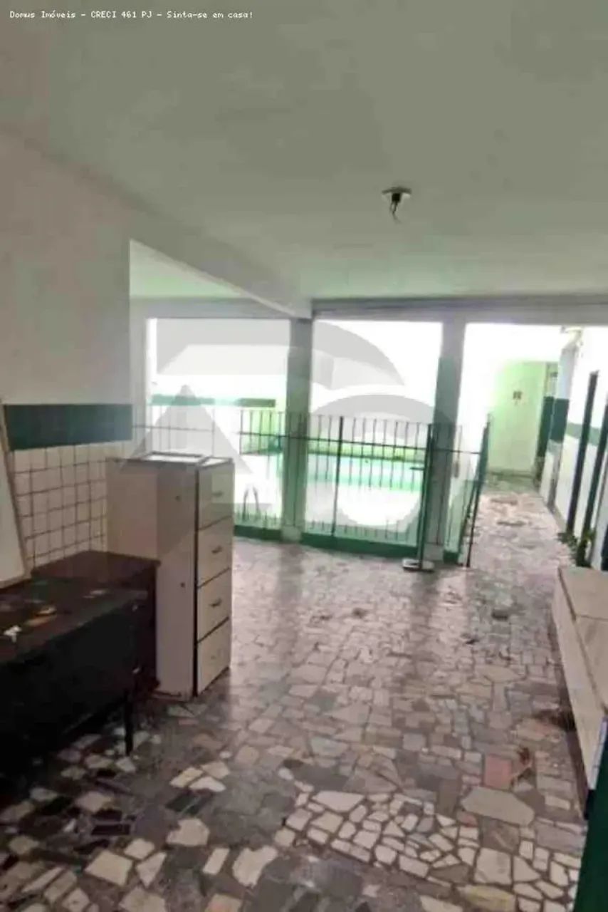 Casa Ampla Para Venda no Suissa com 600m² e Garagem para 9 Carros - Foto 4