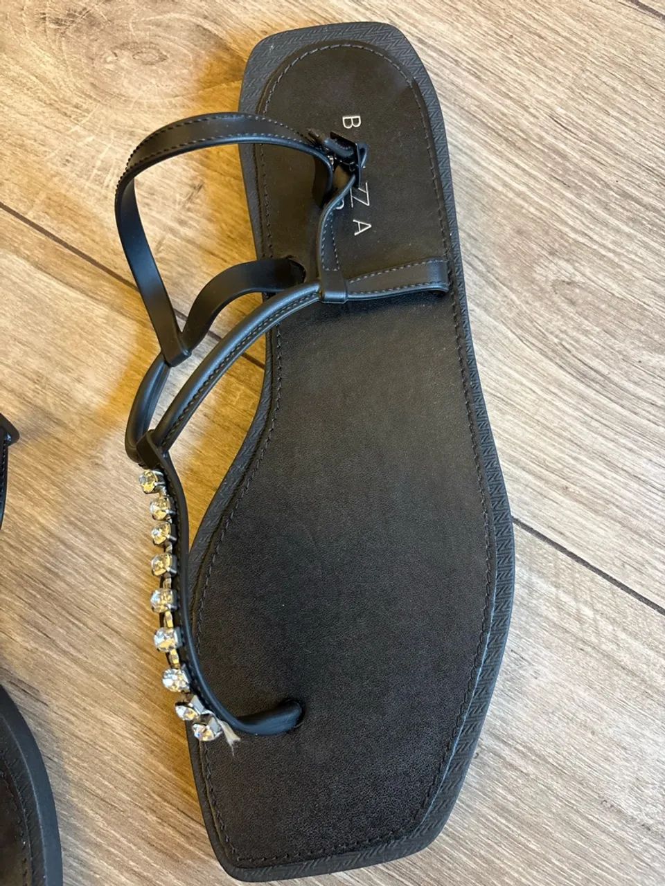 sandália arezzo preta 39 - Foto 4
