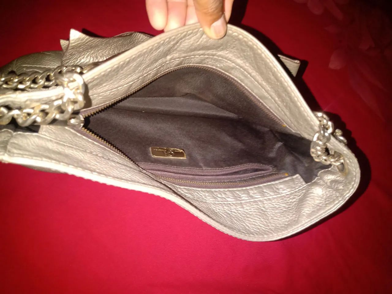 Vendo bolsa da Carolina herreira original pouco tempo de uso nenhum defeito .............. - Foto 2