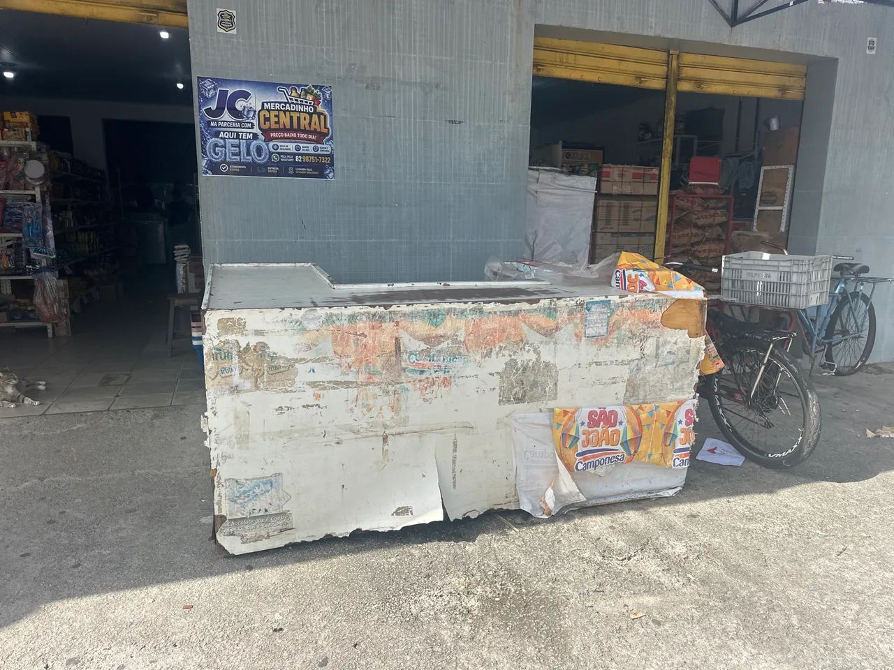 Caixa de supermercado usado