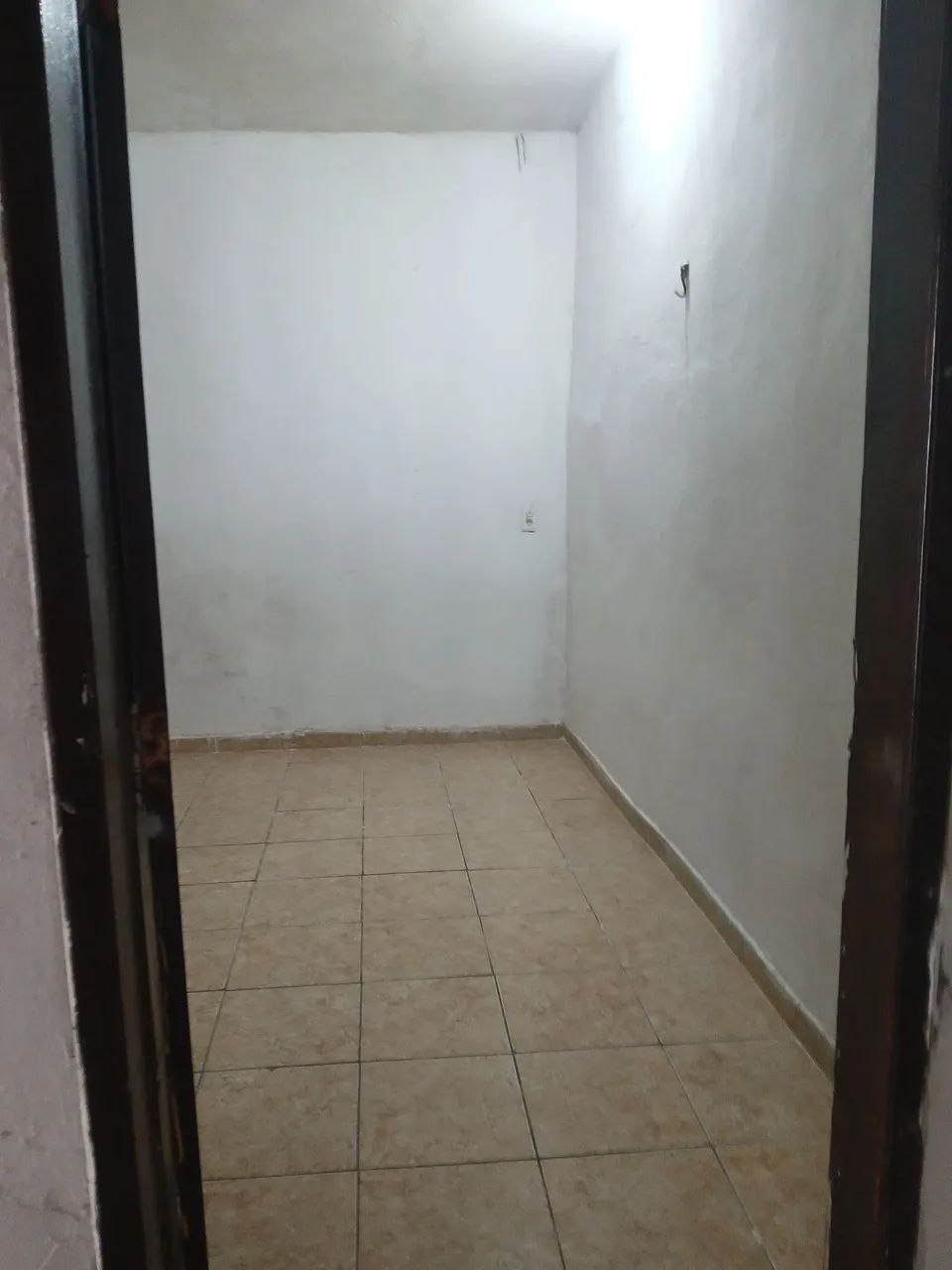alugo quarto. 