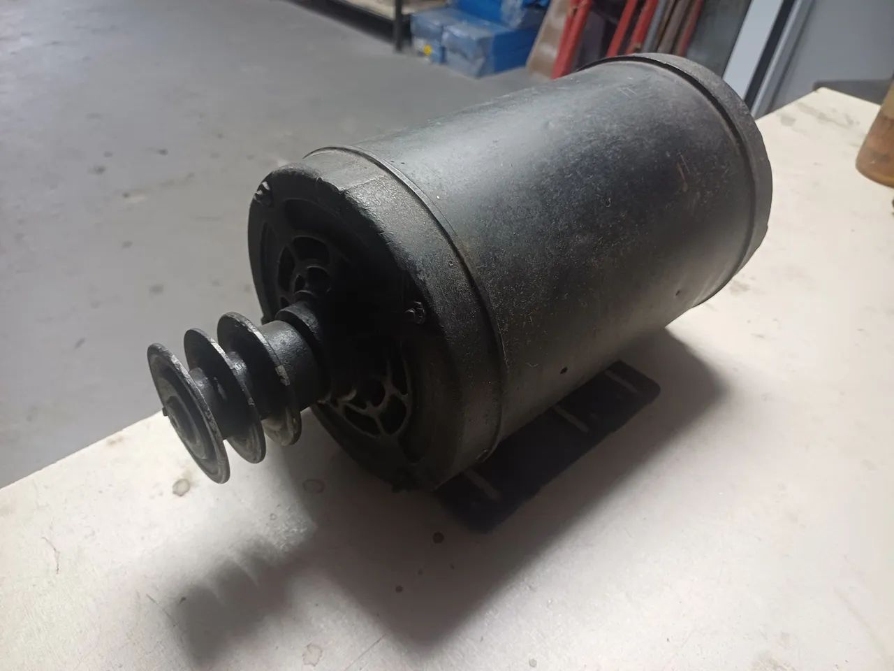 Motor trifásico 2cv baixa rotação 3.600  rpm valor R$450,00 perfeito estadom - Foto 2