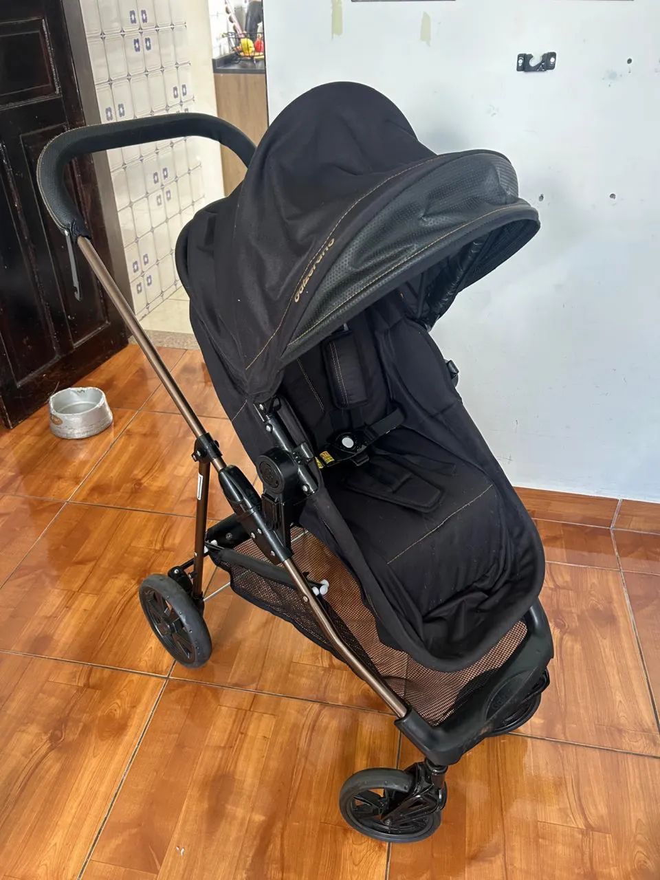 Vendo carrinho de bebê 