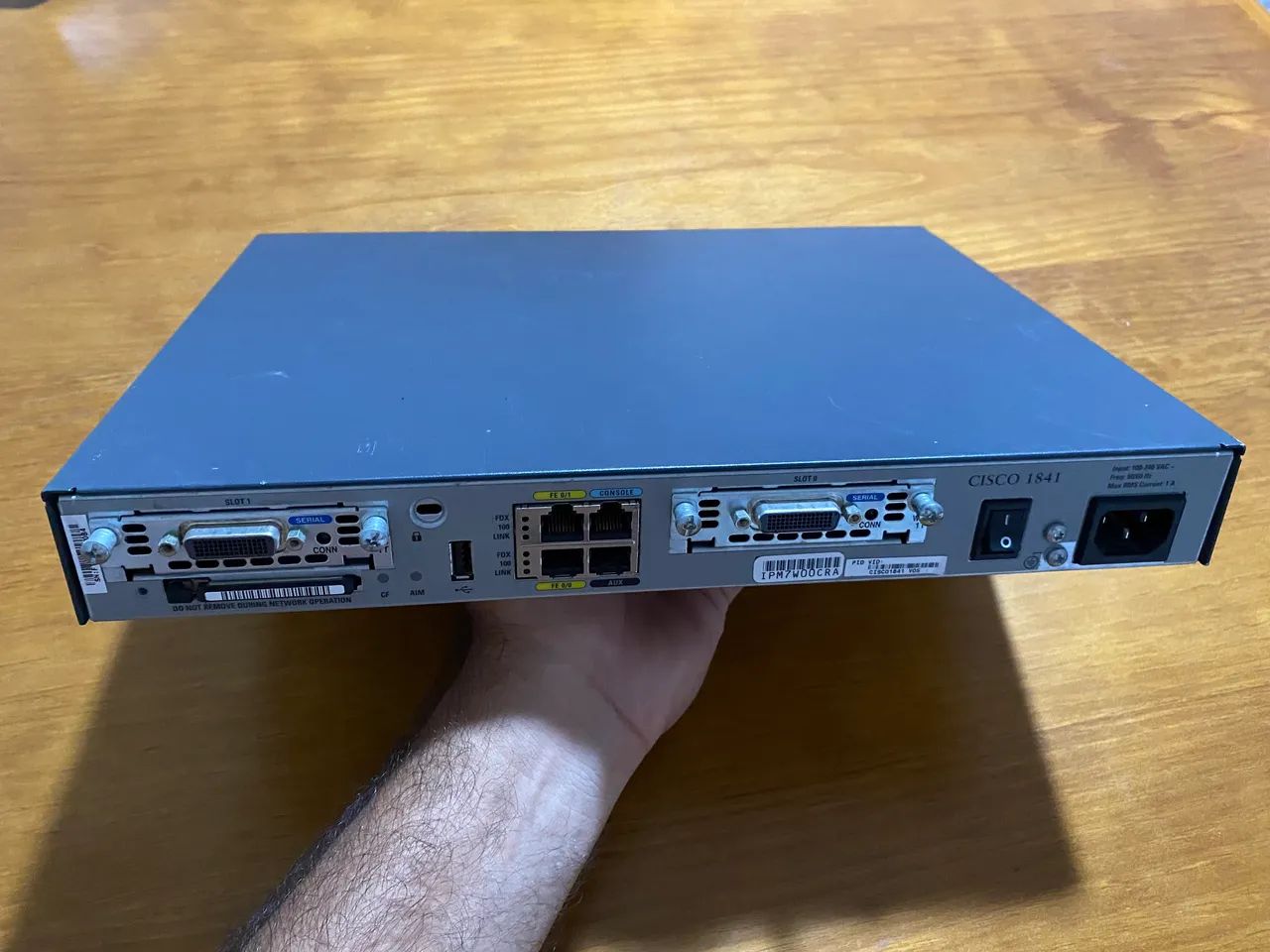Roteador Cisco 1841 Usado  - Foto 2