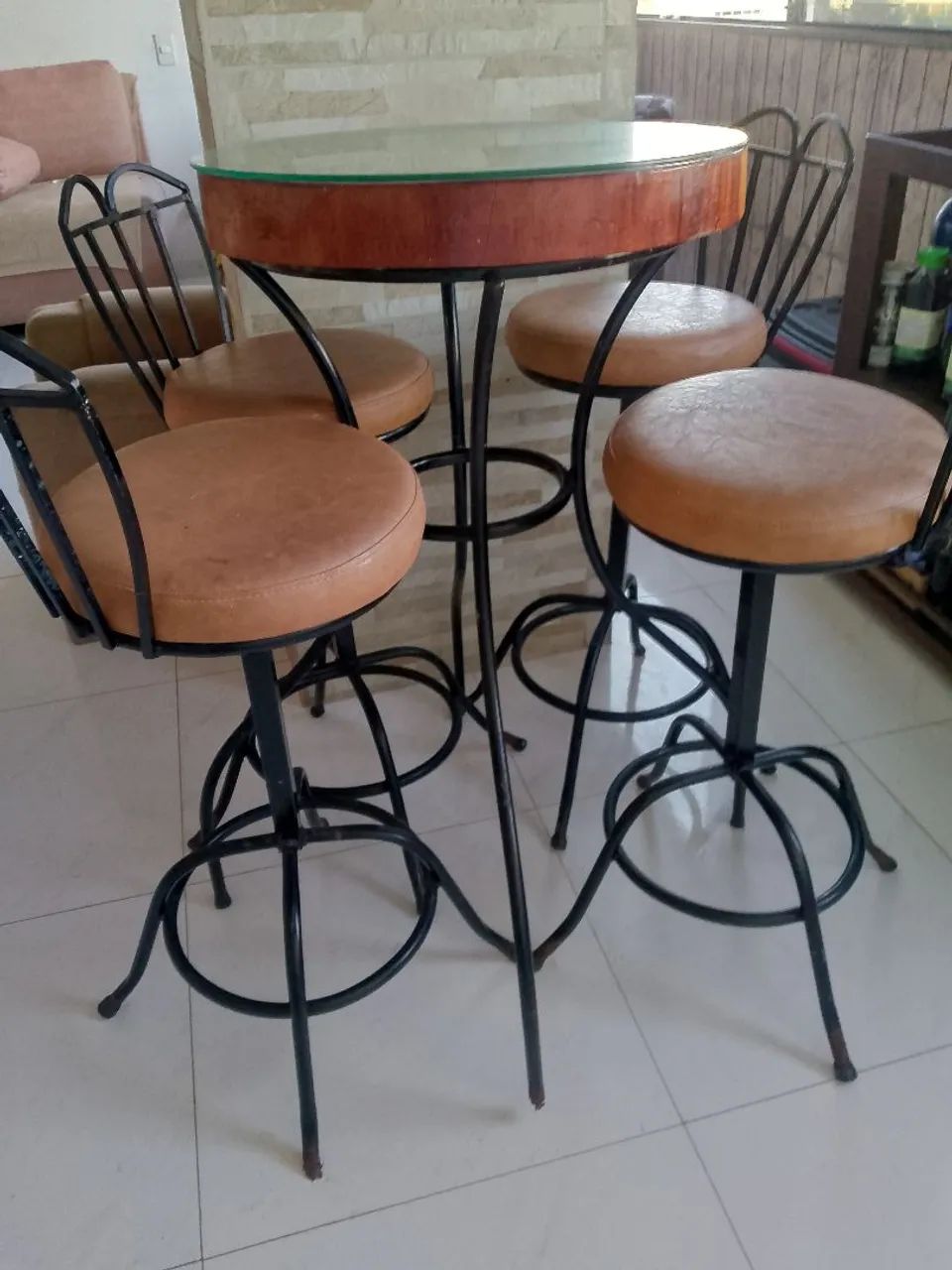 Mesa Bistrô com Tampo em Madeira Maciça + 4 Cadeiras - Foto 3