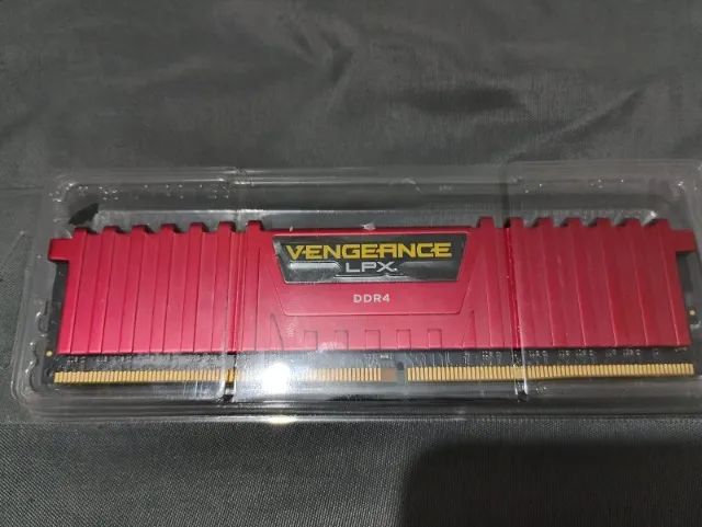 Memória Corsair Vengeance LPX