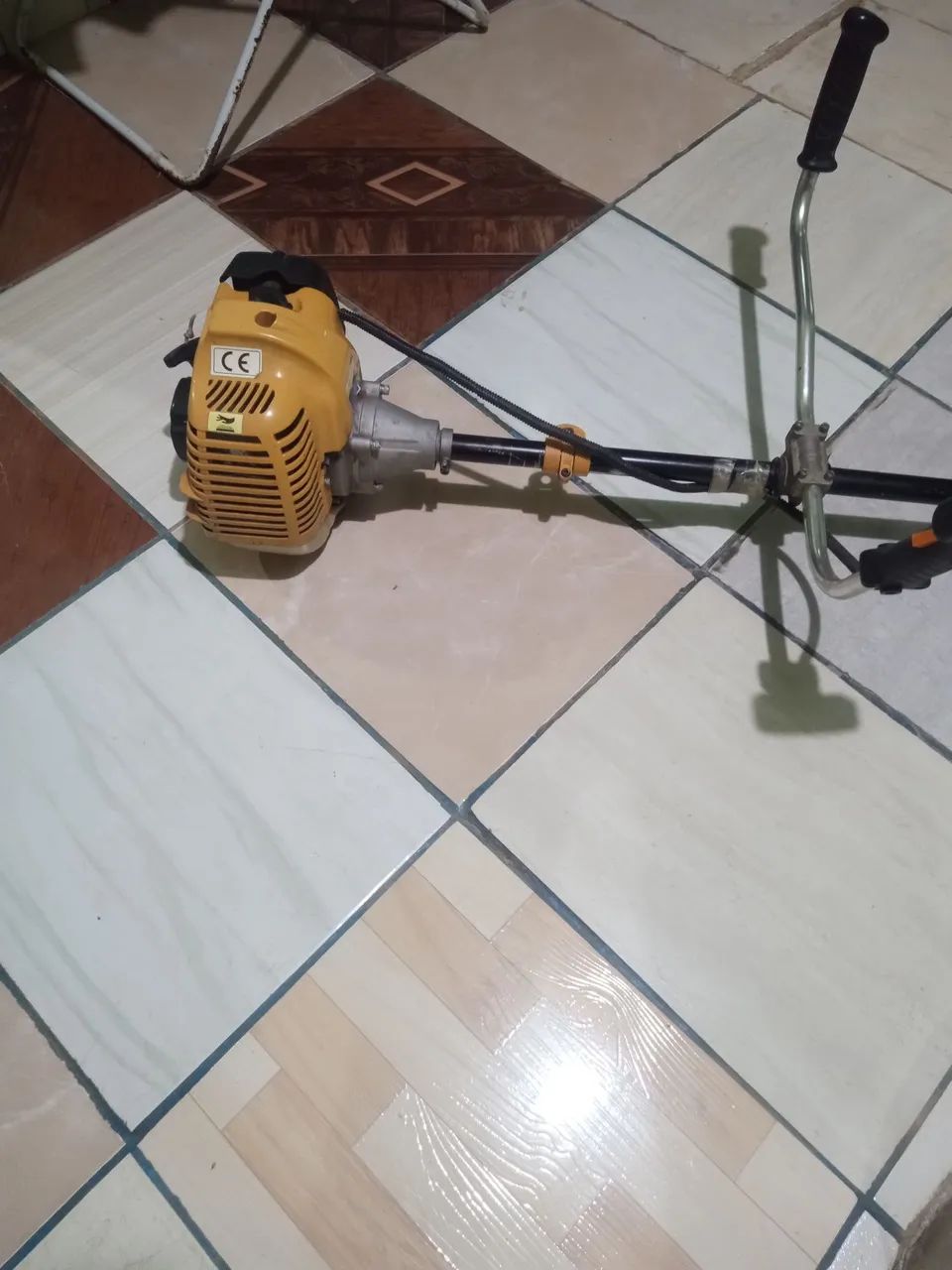 Roçadeira Vulcan a óleo 2 tempo gasolina semi nova valor 1.200 - Foto 2