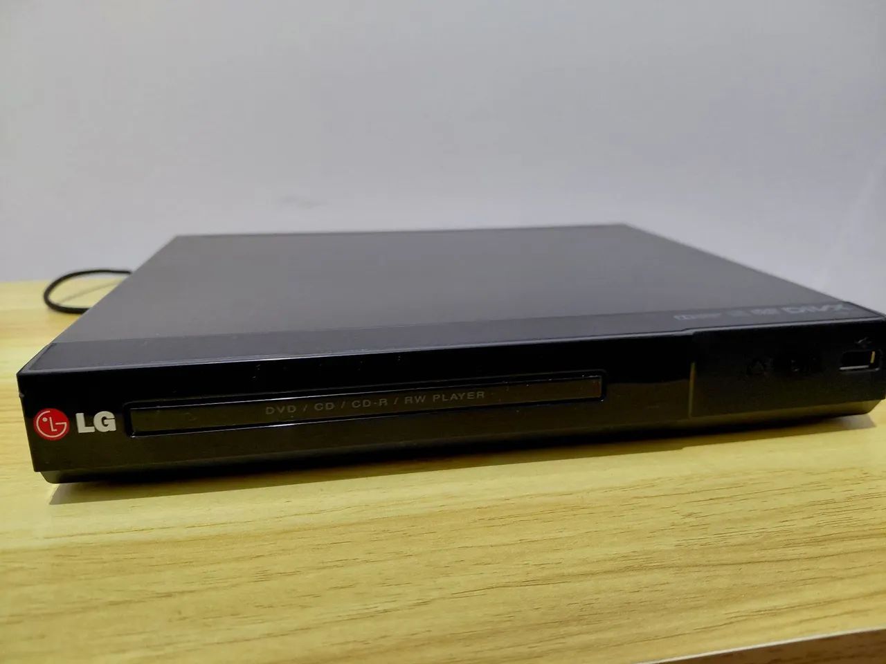 DVD Player LG DP132 na cor preta - Foto 2