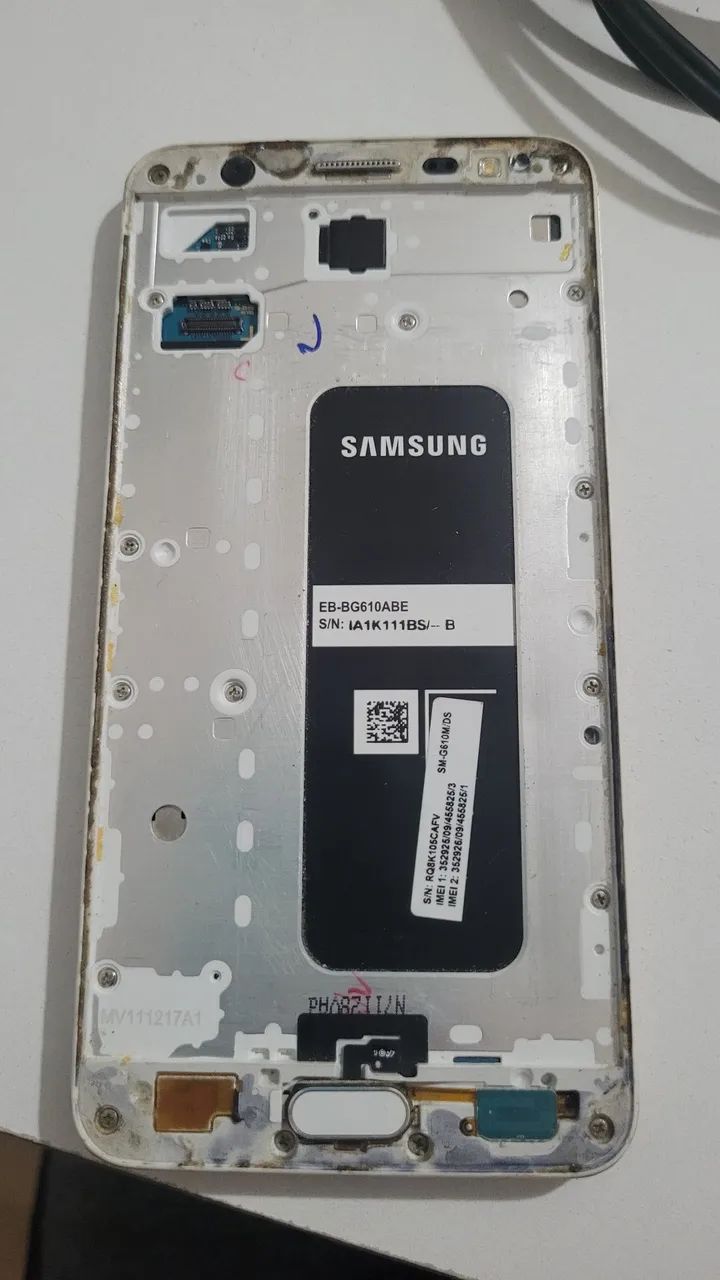 Celular J7 para retirada de peça 