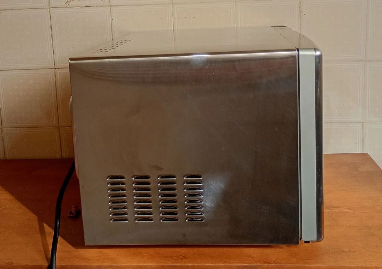 Micro-ondas Electrolux Blue Touch MEC41 31L Inox - Grill Painel Touch on Glass - Foto 4