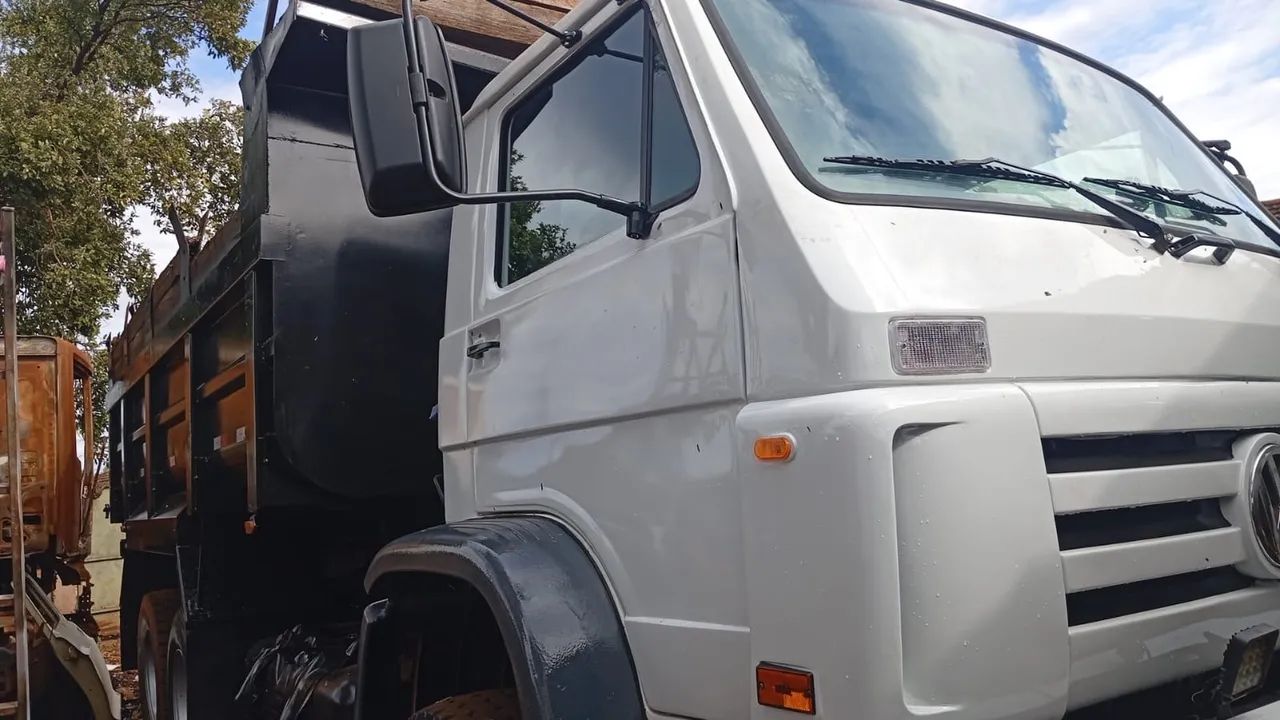 Caminhão VW26310