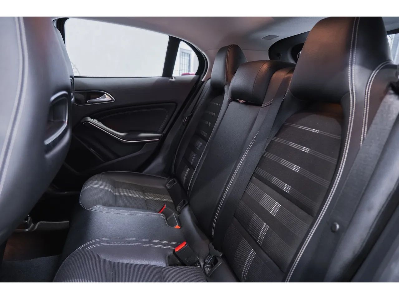 Mercedes-Benz GLA 200 Adv. 1.6/1.6 TB 16V Flex Aut., foto 9 de 14