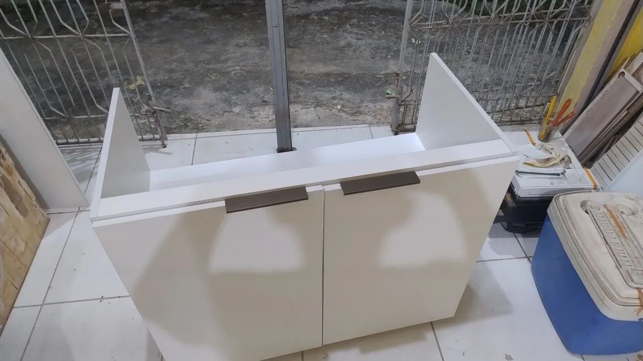 Móvel para banheiro com rodízio 
