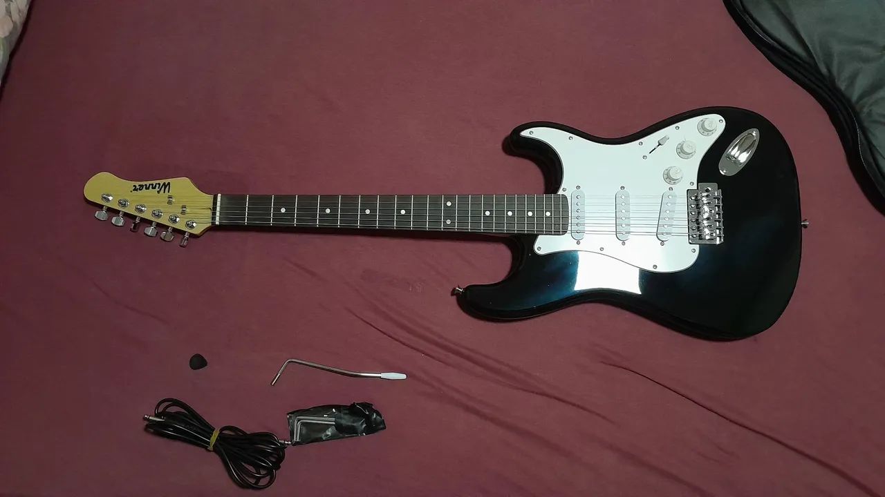 Guitarra Stratocaster Bem Cuidada - Foto 5