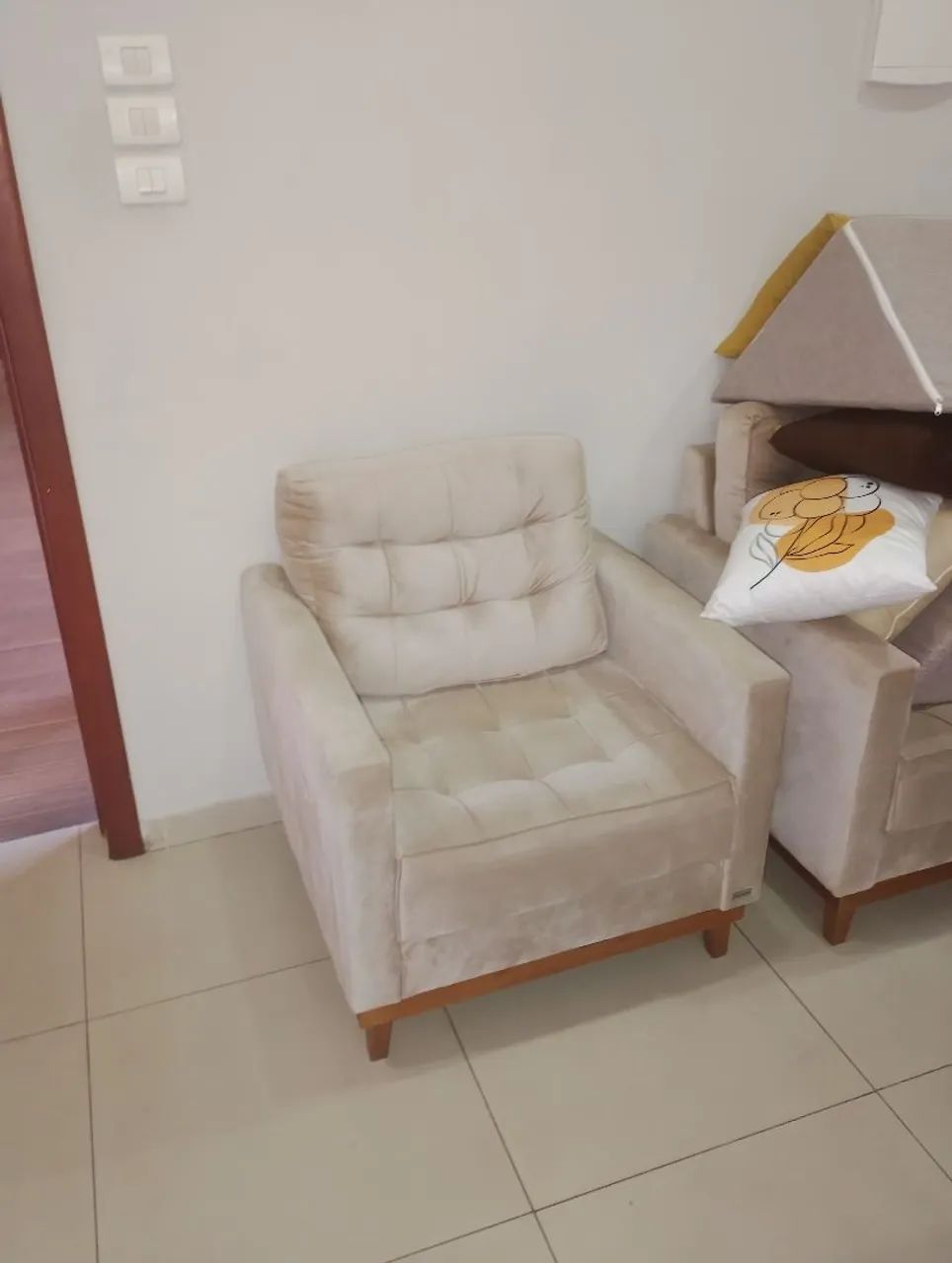 POLTRONA PARA SALA OU QUARTO