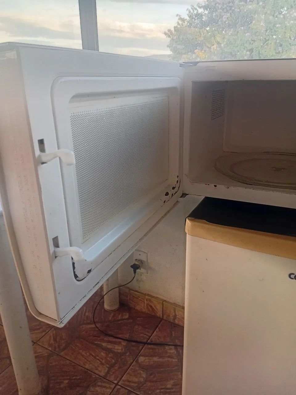 Micro-ondas Brastemp ative 30L (com defeito) - Foto 3