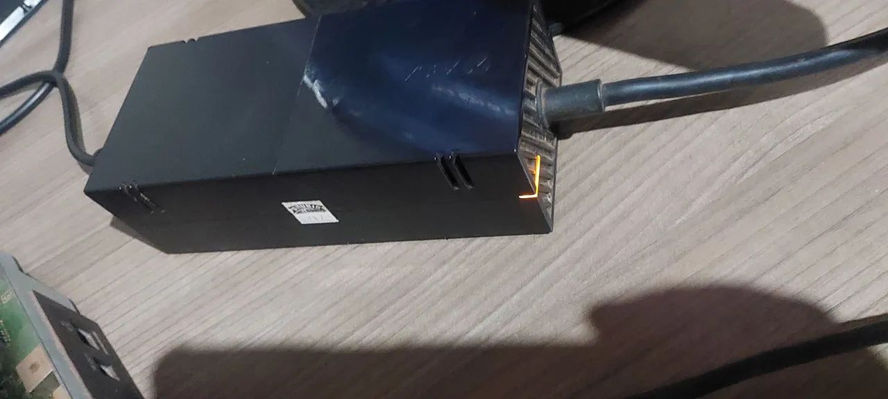 FONTE ORIGINAL XBOX ONE FAT EM BOM ESTADO - Foto 5