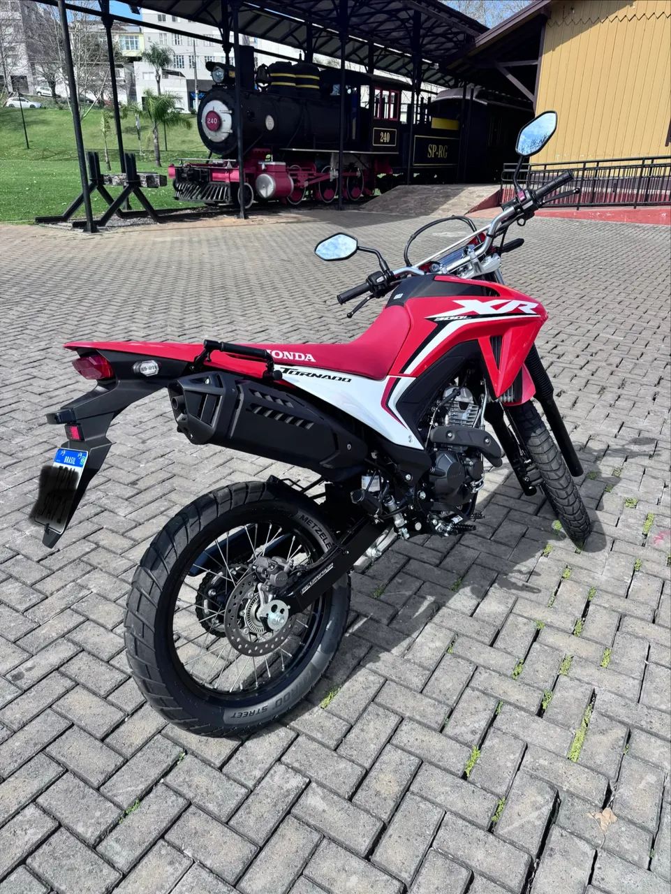 Tornado 300 - Foto 4