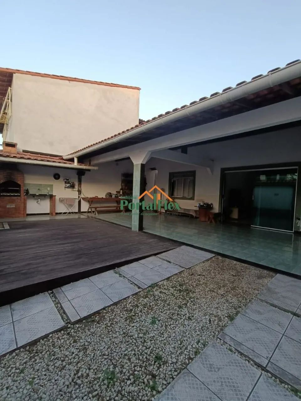 Casa à venda em Morada de Laranjeiras - Serra/ES