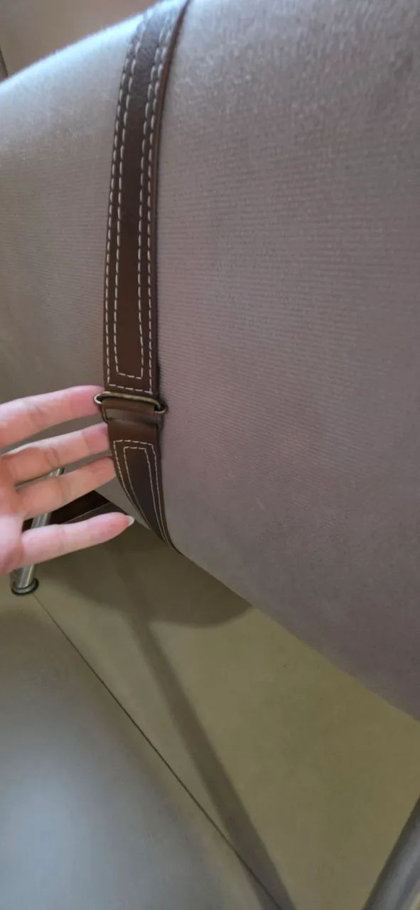 Par de Poltronas Decorativas Bege - Reformadas Recentemente - Foto 3
