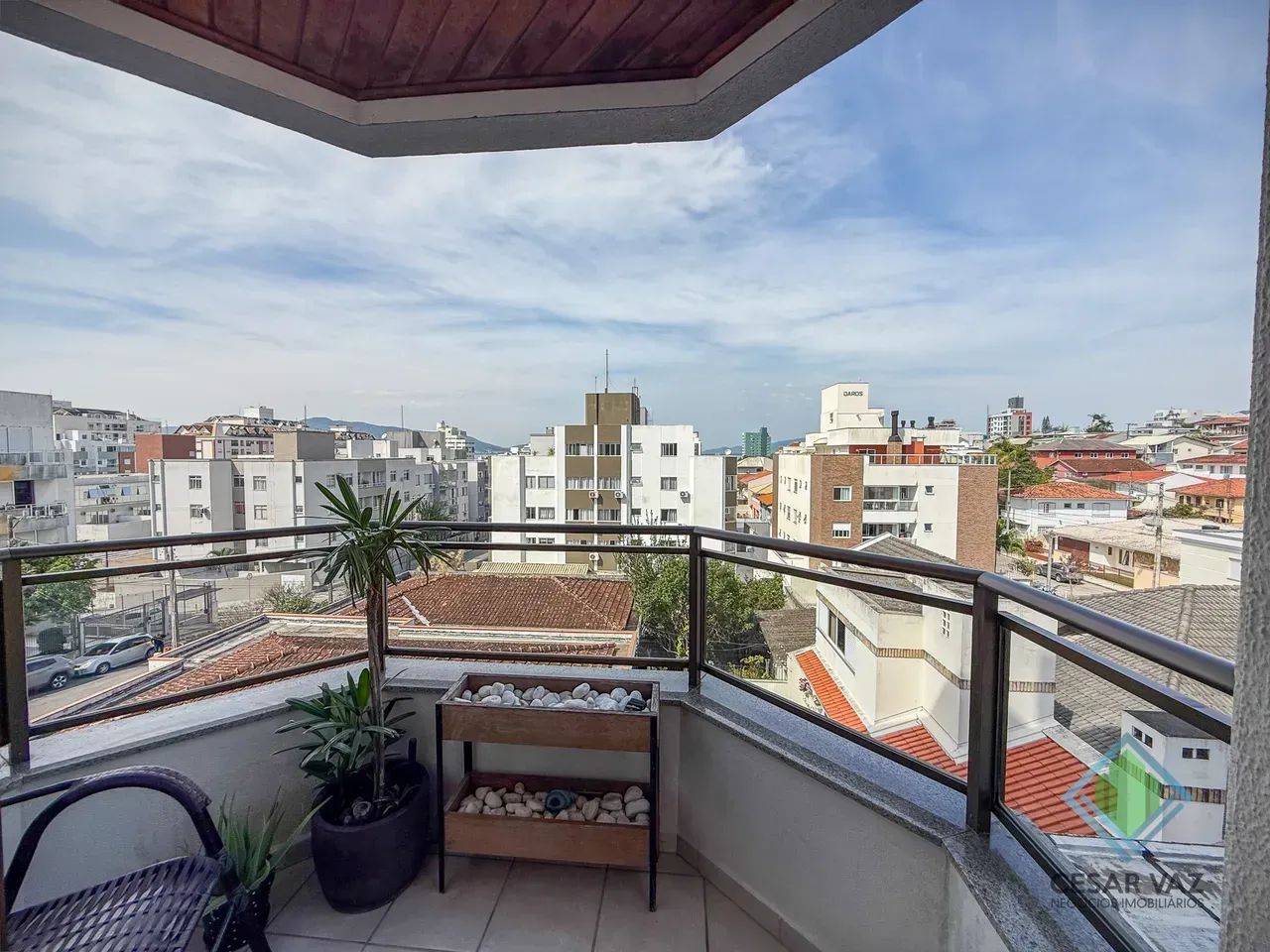 Imóvel para venda possui 86 metros quadrados com 3 quartos em Coqueiros - Florianópolis -  - Foto 3