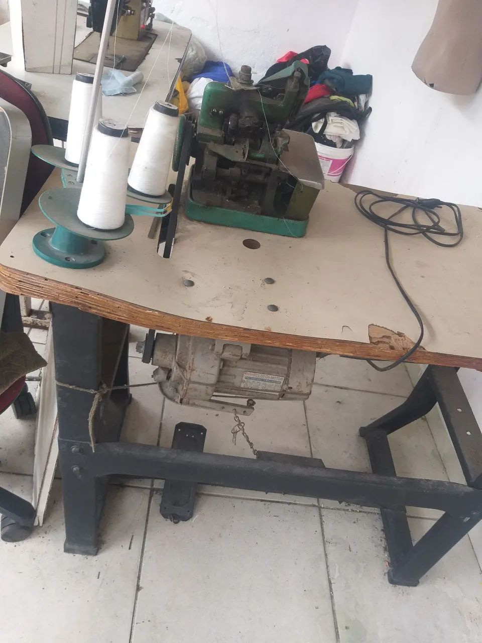 Máquina industrial e overlok - Foto 4