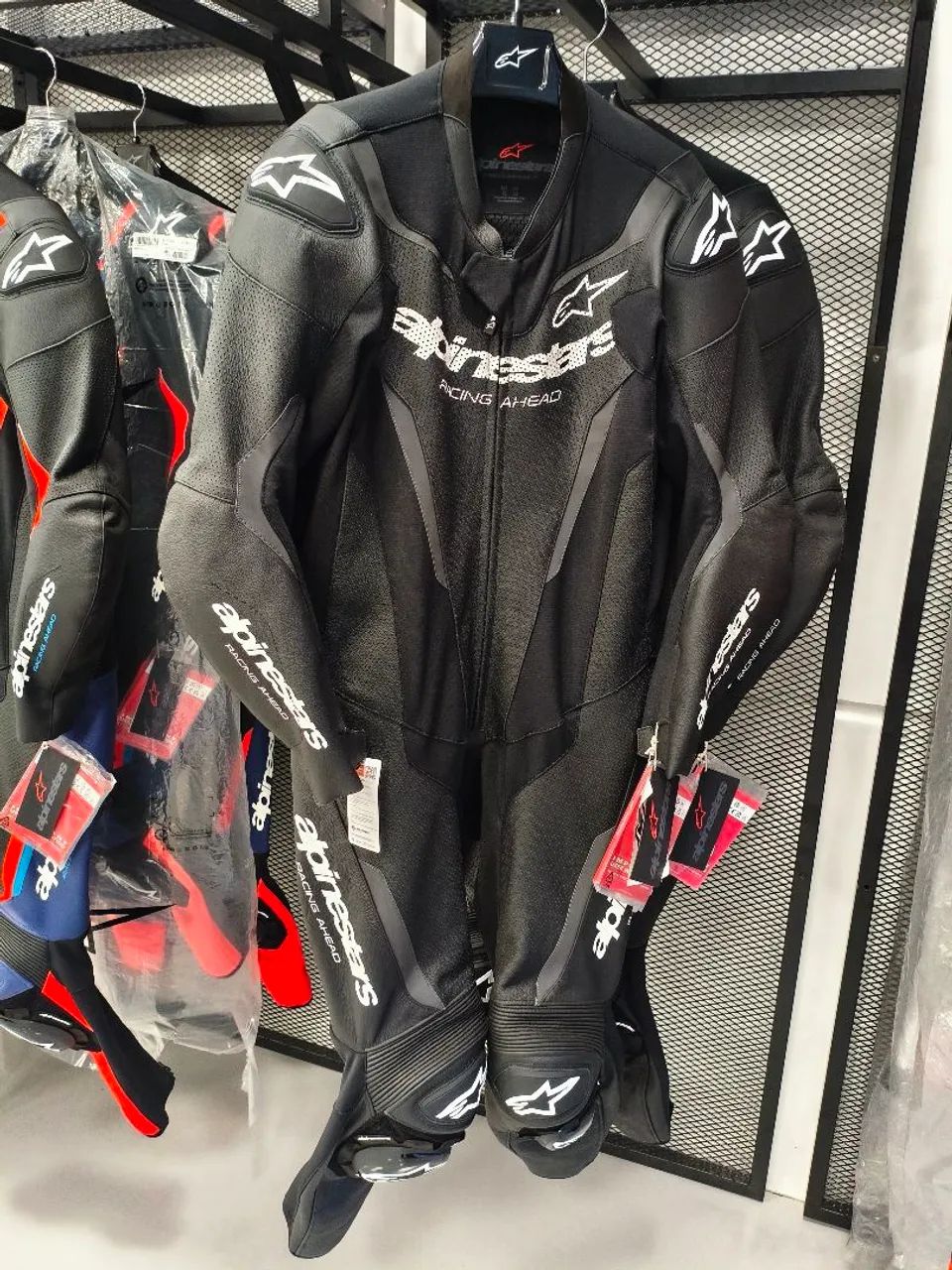 Macacão Alpinestars GP FORCE V2  - Foto 3