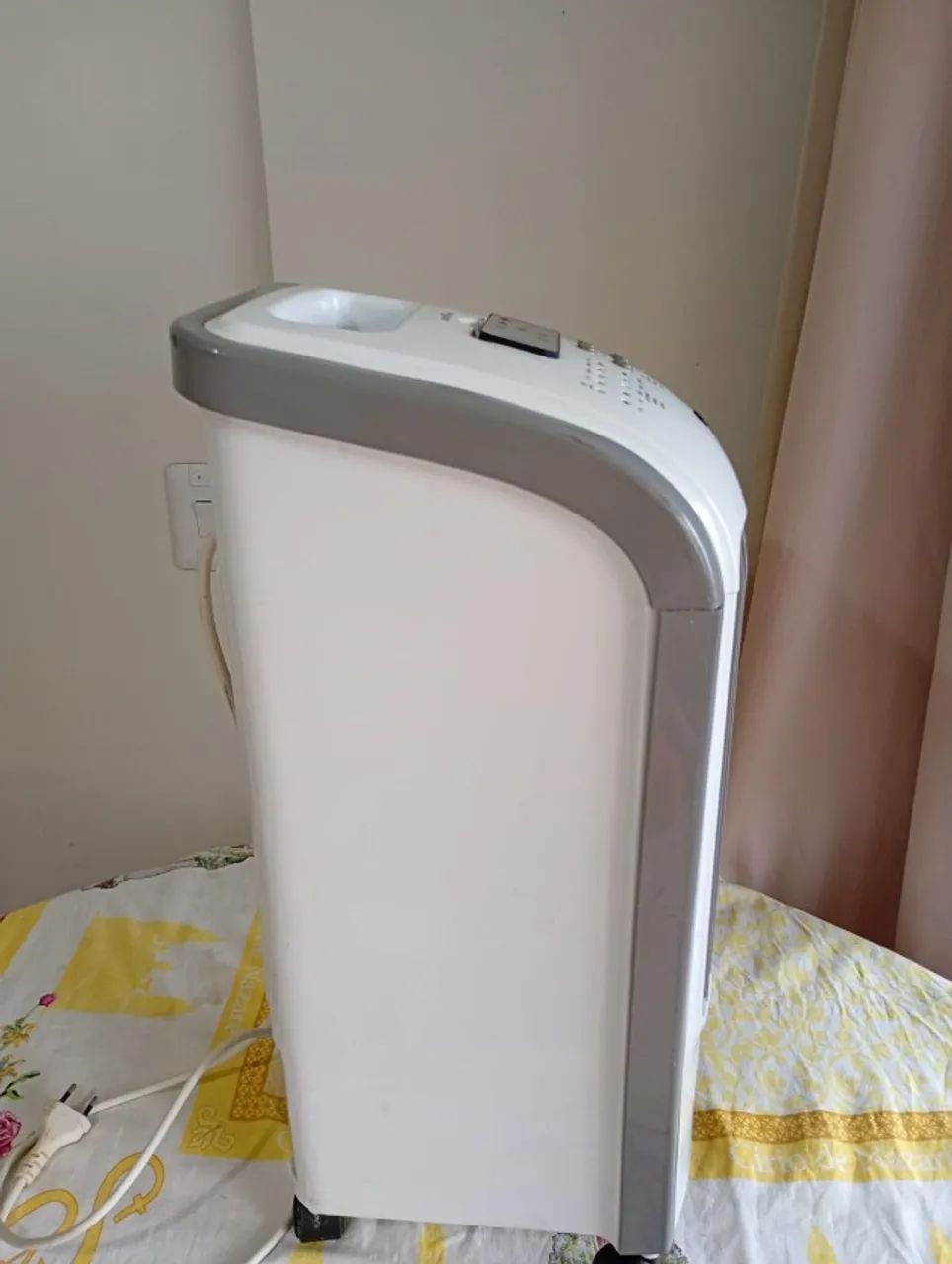 Climatizador portátil Britânia BCL01F branco - Foto 2