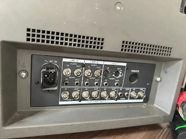 Monitor Sony Trinitron PVM 20M4U CRT - Foto 2