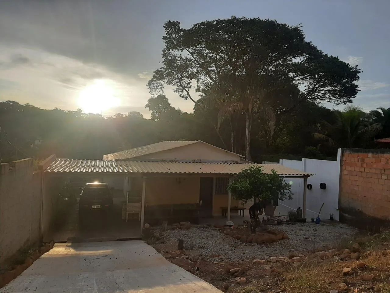 Casa Linear a venda - 3 quartos - 1 suítes - 2 banheiros 