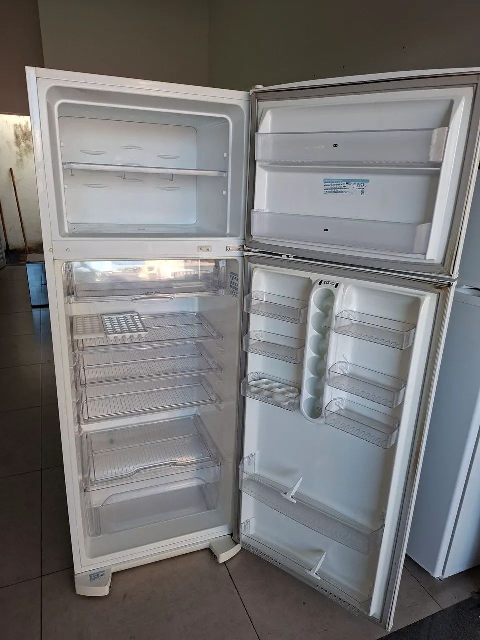 Geladeira ELECTROLUX DUPLEX 220V  - Foto 3