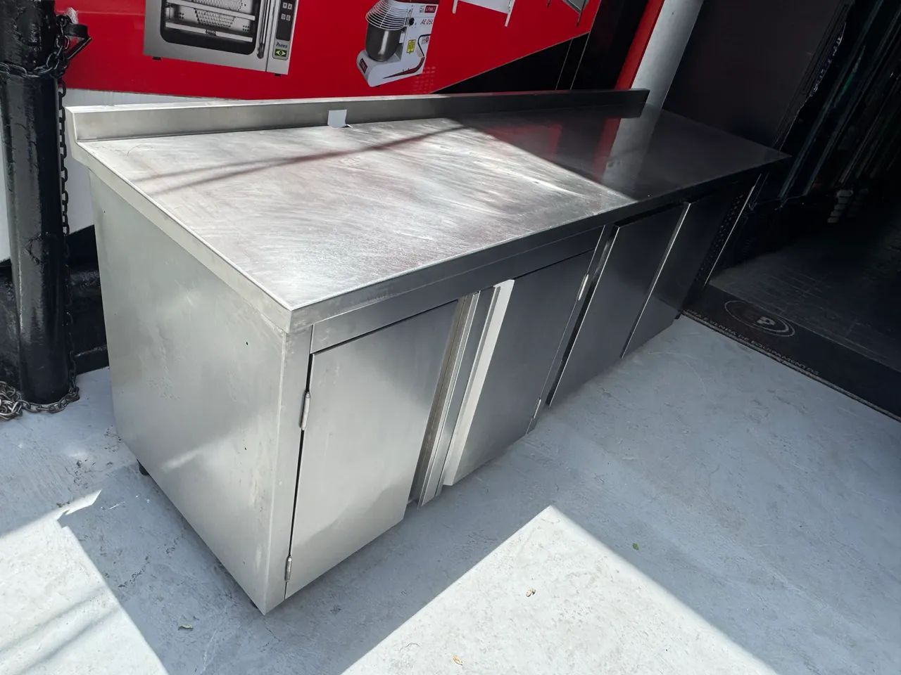 VENDO UM BALCÃO REFRIGERADO 4 PORTAS  - Foto 2