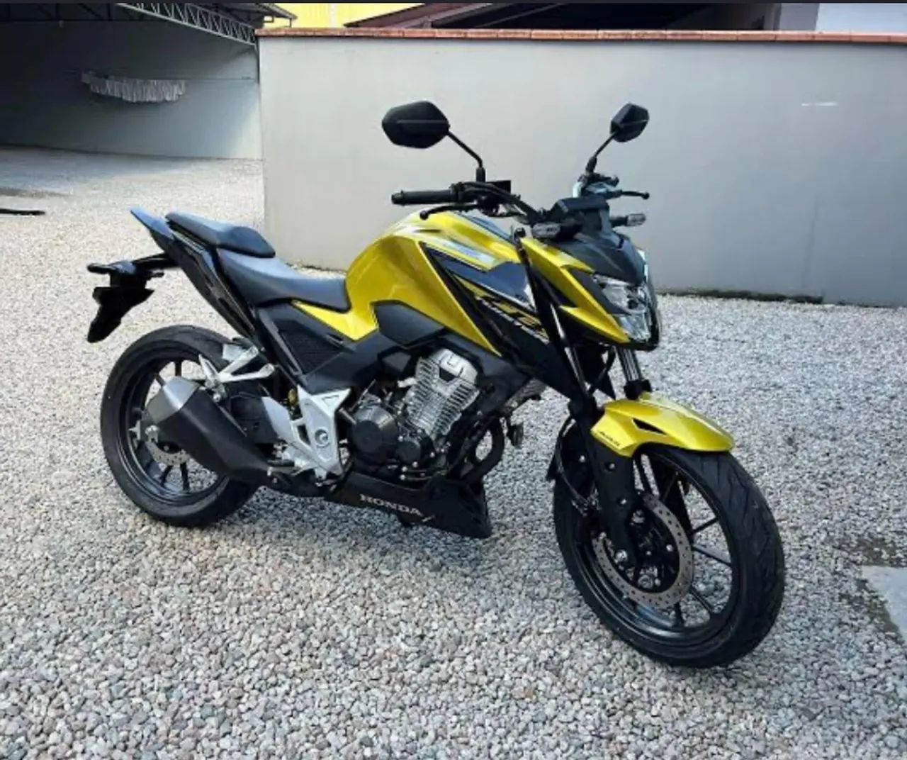 CB300F  - Foto 3