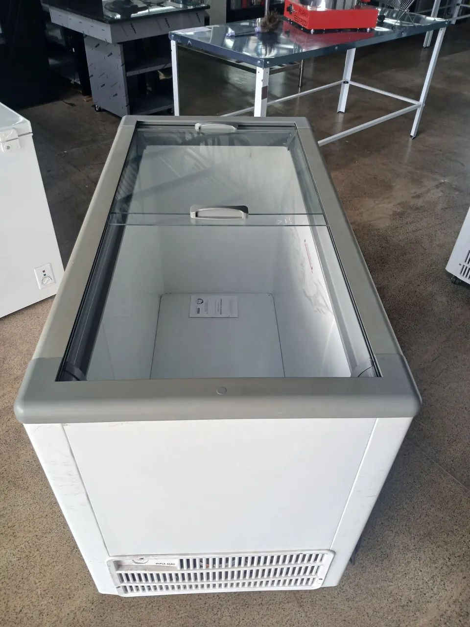 Freezer Horizontal portas de Vidro 411 Litros Dupla Ação  - Foto 4