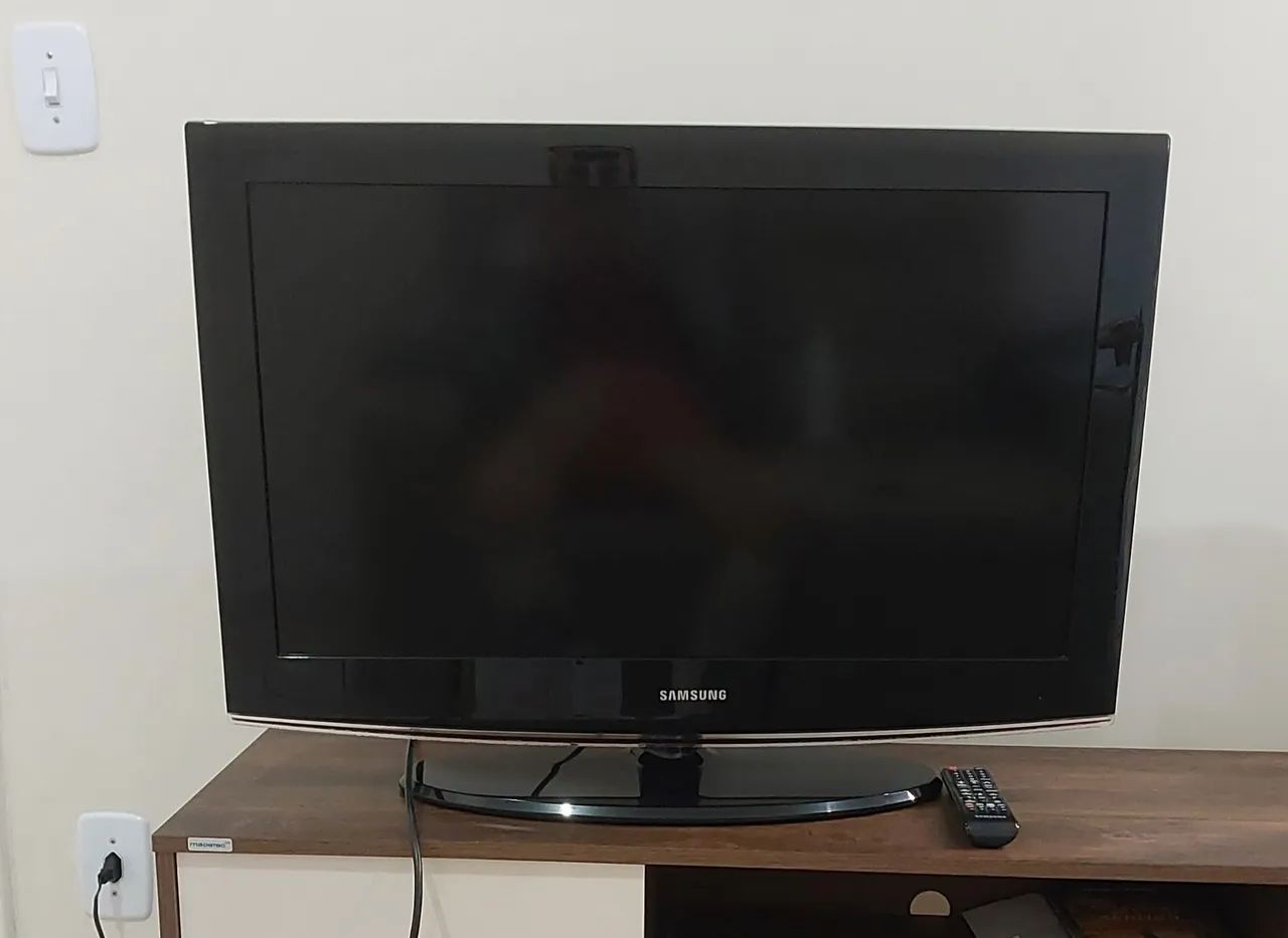 TV Samsung 32 polegadas - COM DEFEITO - NÃO LIGA - Retirar no bairro Ipiranga/BH