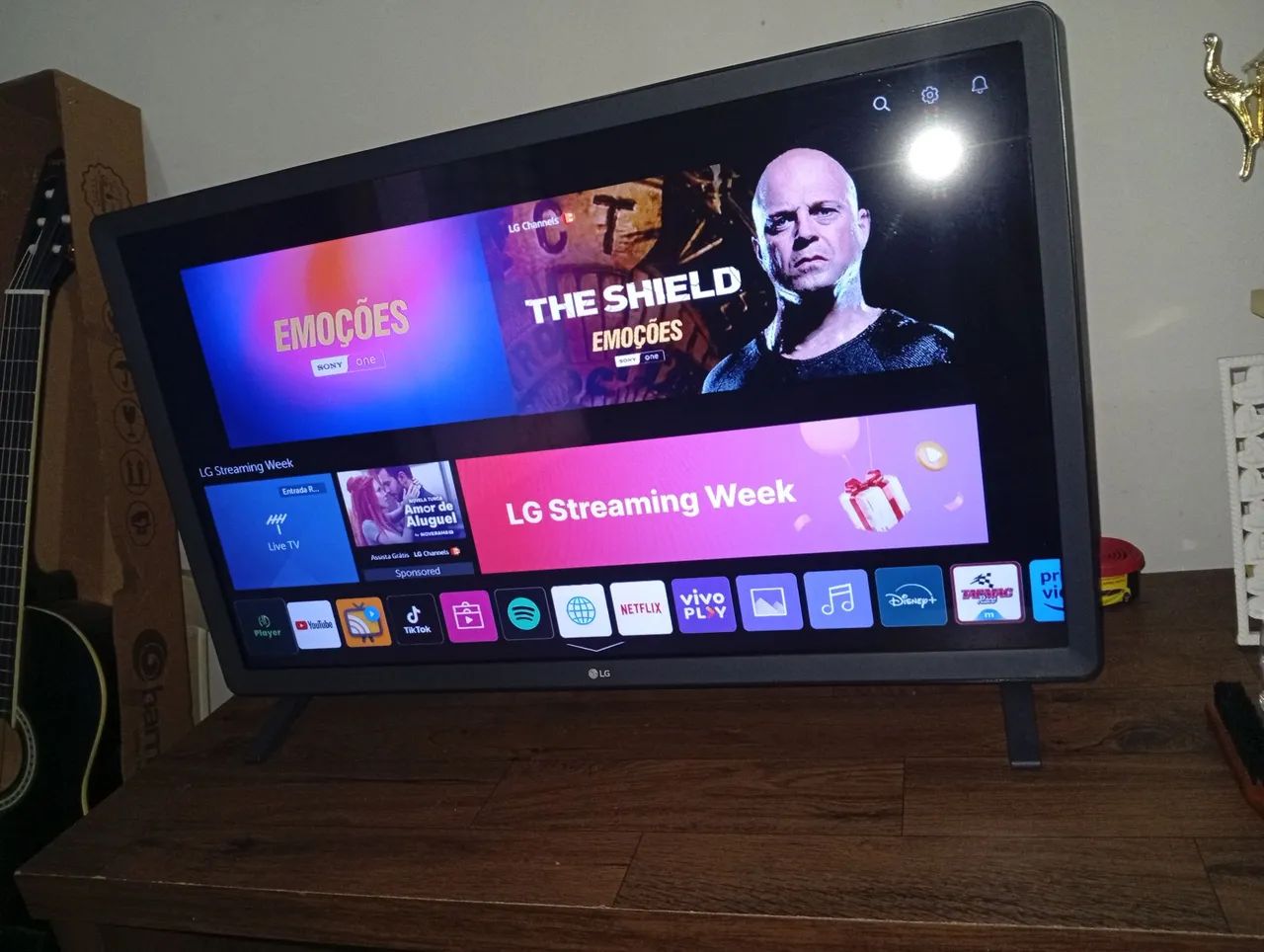 Tv LG 32 polegadas semi nova.