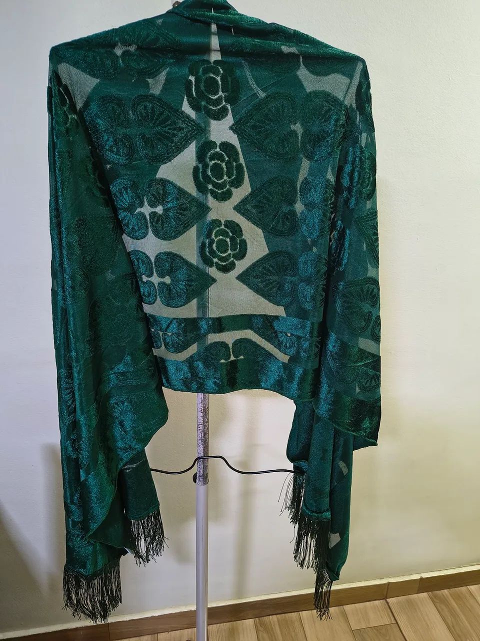 Cachecol Bijoux Terner Verde Com Franjas  - Foto 4