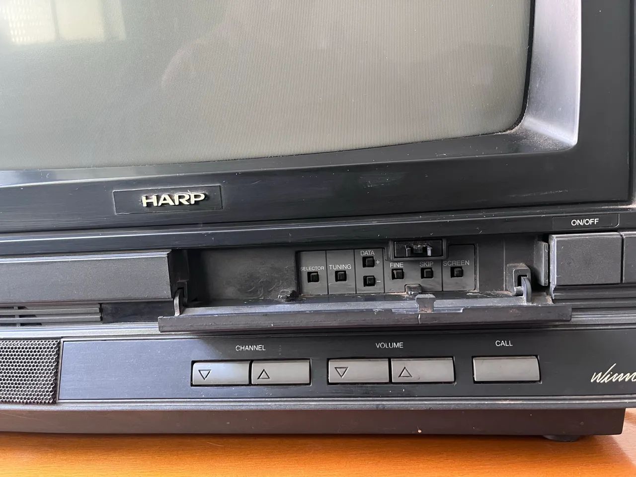 Tv vintage sharp c 1692 em perfeito estado  - Foto 2