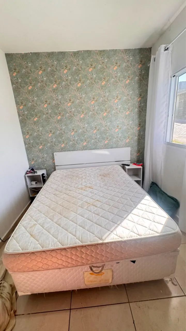 Cama com baú e colchão 